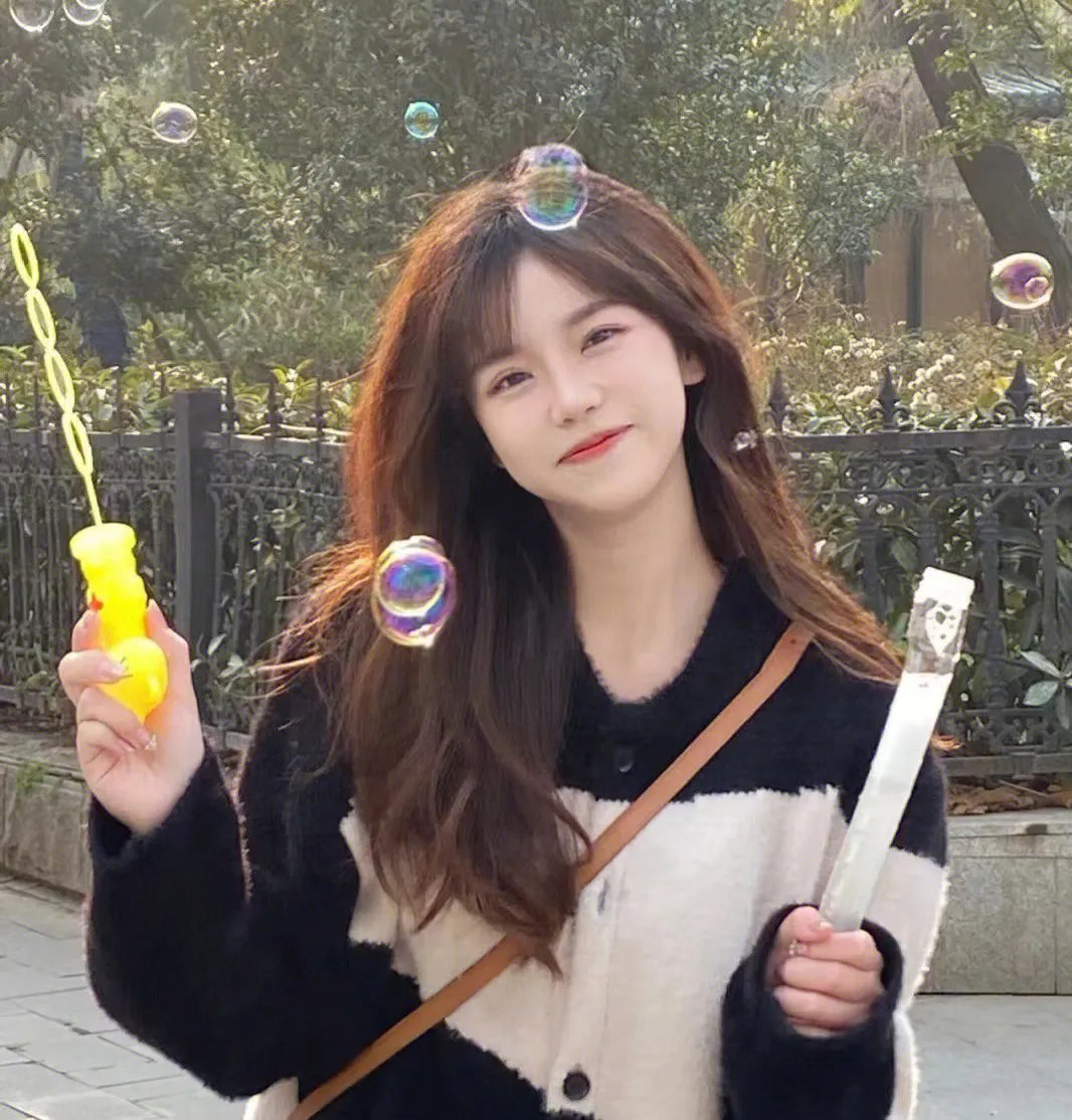 穷养的我租了个富养的她